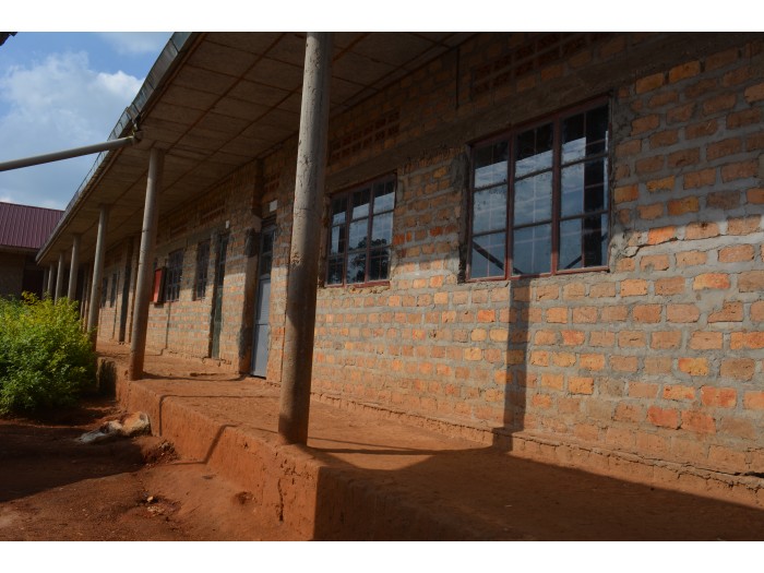 voluntariado en uganda construccion
